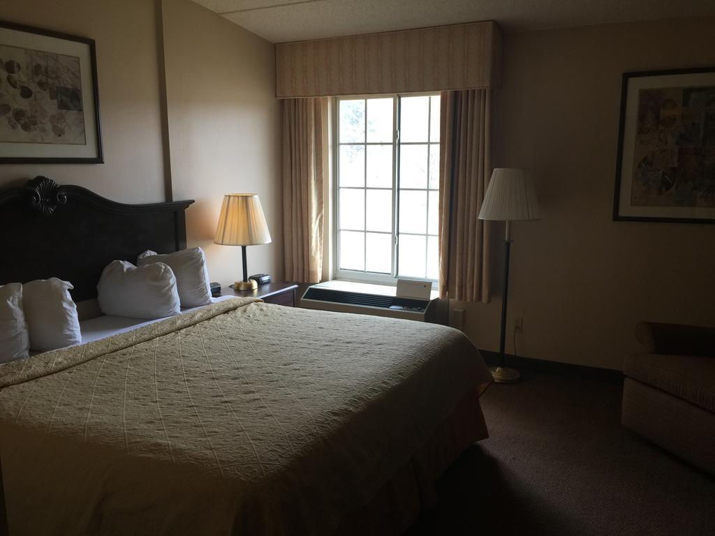 Quality Inn & Suites Danville Zewnętrze zdjęcie