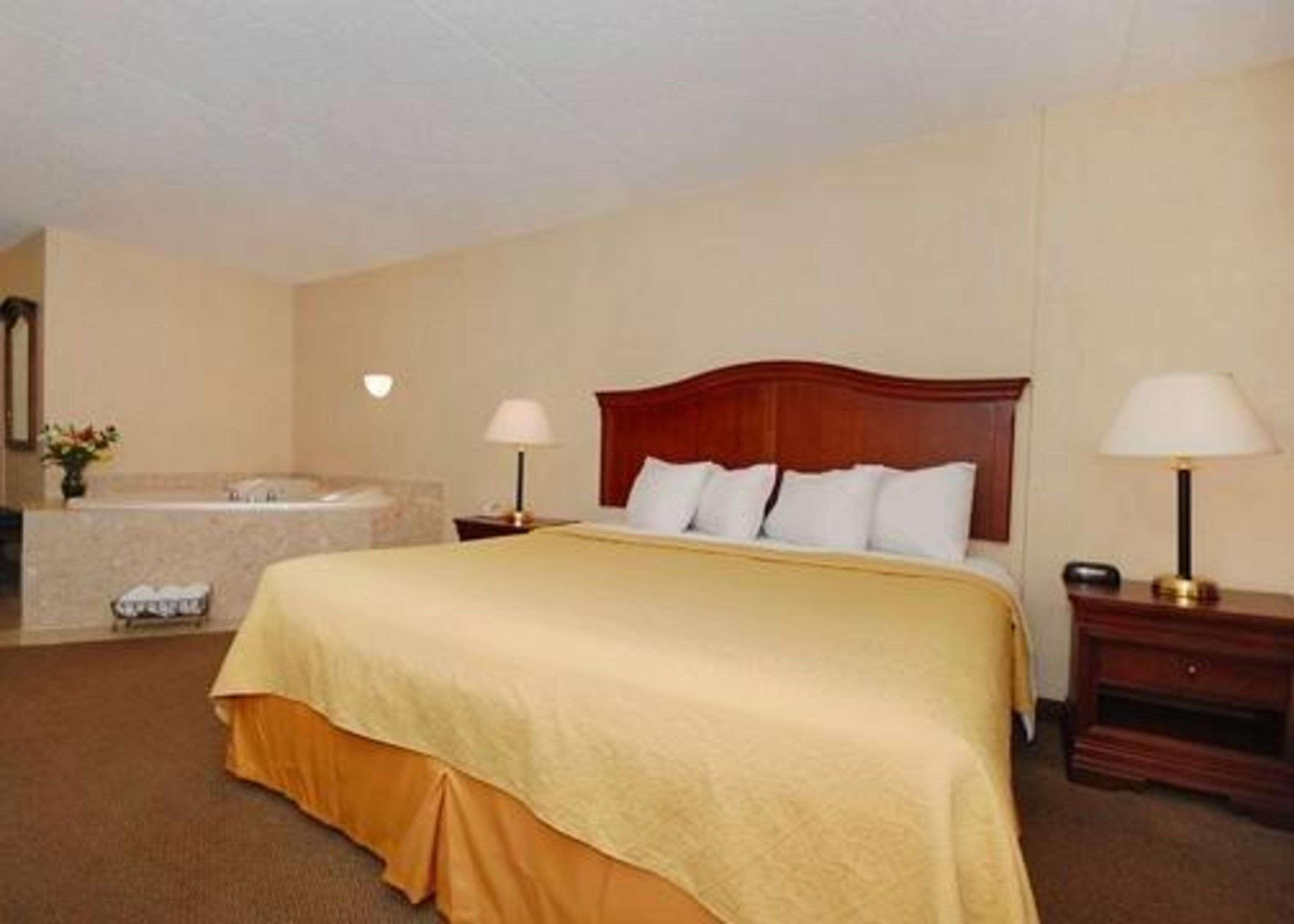 Quality Inn & Suites Danville Zewnętrze zdjęcie